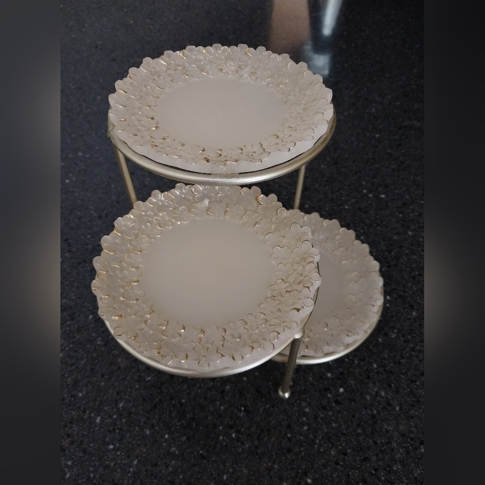 Elegant Vintage Three-Tiered Tidbit  Plate Stand - Picture 2 of 3